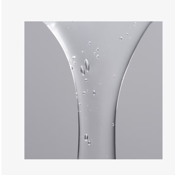 Living Proof Curl Defining Gel wavy, curly, coily hair define without crunch - Picture 6 of 9